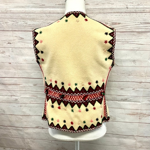 Source Unknown Cream and Red Embroidered Vest - Picture 3 of 8